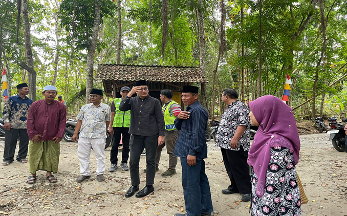 Monev Pembangunan Jalan Kelurahan Cangkrep Kidul 